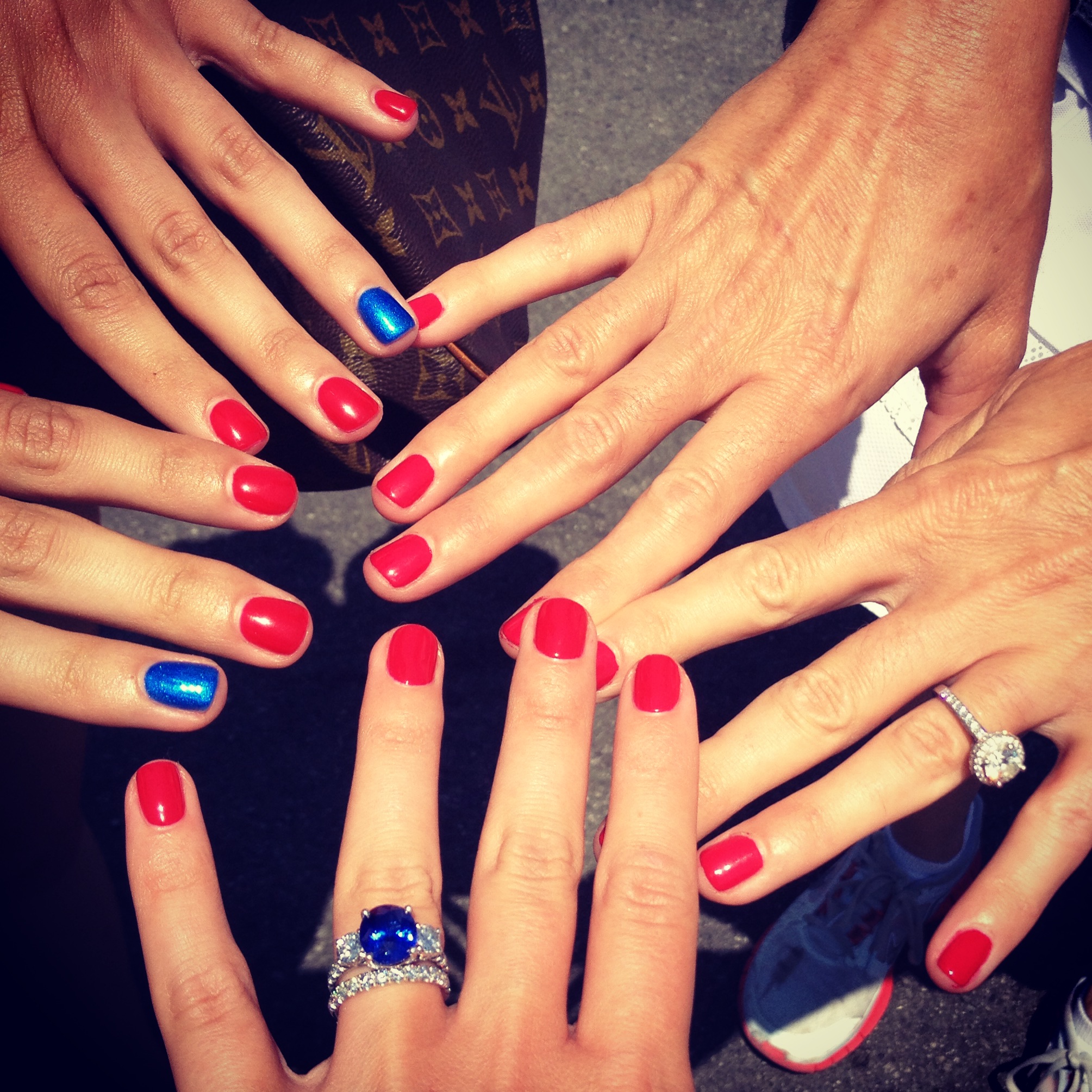 Kaeng Raeng Nail Day!